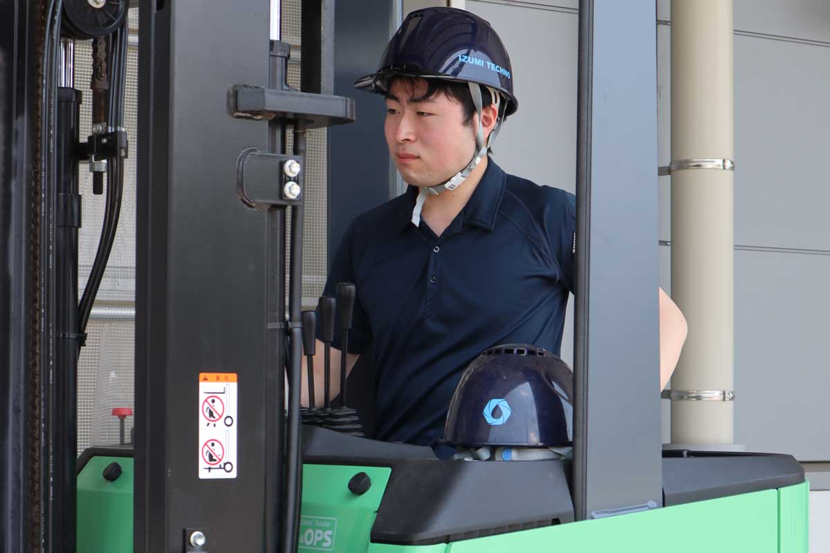 顧客と話している様子
